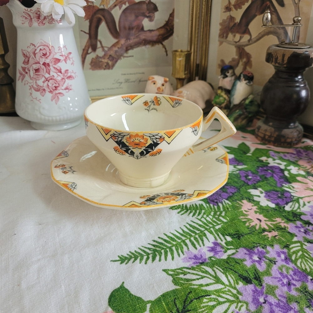 Vintage MARIGOLD Teacup And Saucer Art Deco 1930s A.Meakin England